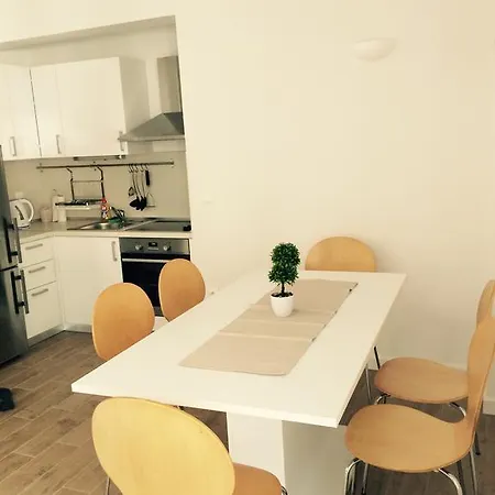 Apartments Obitelj Vuletic Makarska Room photo