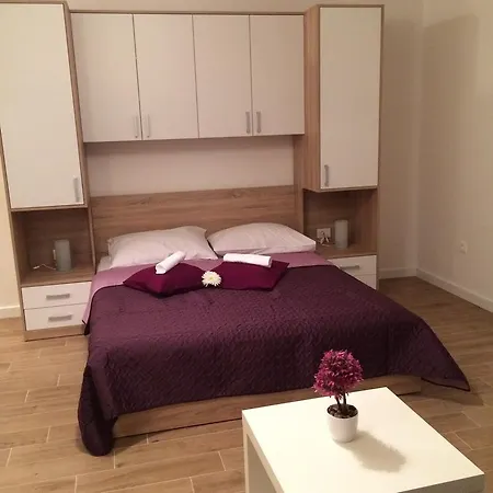 Apartments Obitelj Vuletic Makarska Room photo
