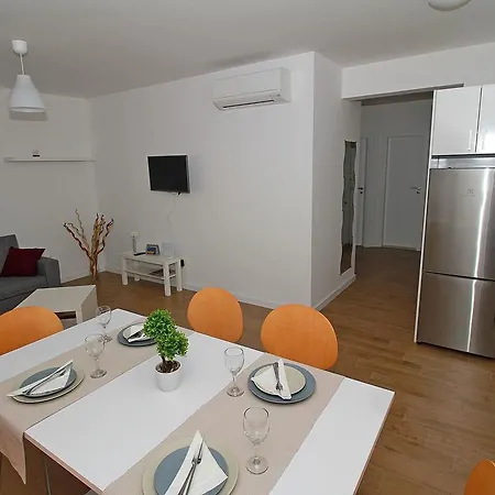 Apartments Obitelj Vuletic Makarska Room photo