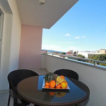 Apartments Obitelj Vuletic Makarska Room photo