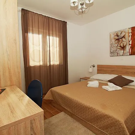 Apartments Obitelj Vuletic Makarska Room photo