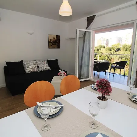Apartments Obitelj Vuletic Makarska Room photo