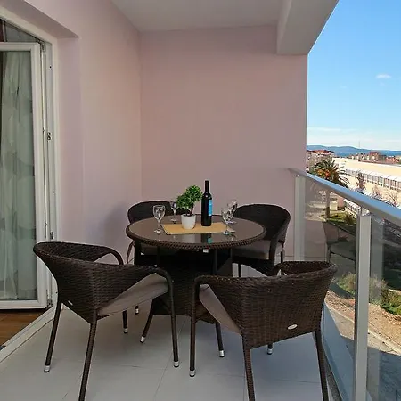 Apartments Obitelj Vuletic Makarska Room photo