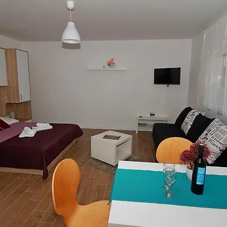 Apartments Obitelj Vuletic Makarska Room photo