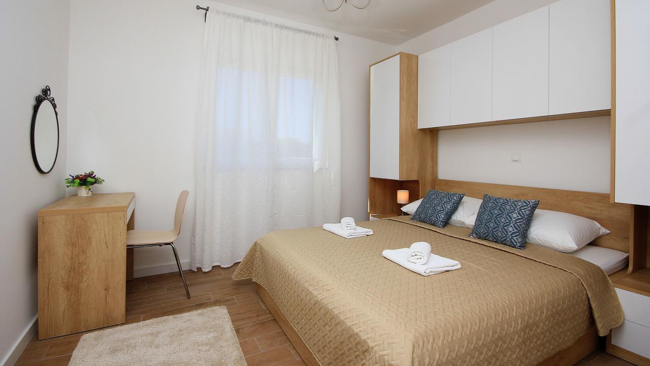 Obitelj Vuletic Apartment Makarska
